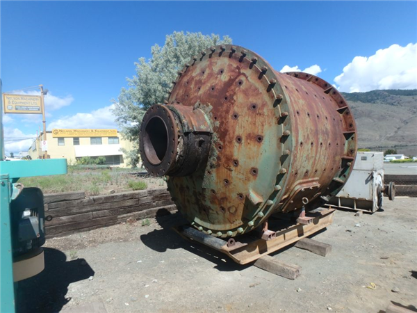 Canadian Allis Chalmers 9' X 7' (2.7m X 2m) Ball Mill, 400 Hp)
